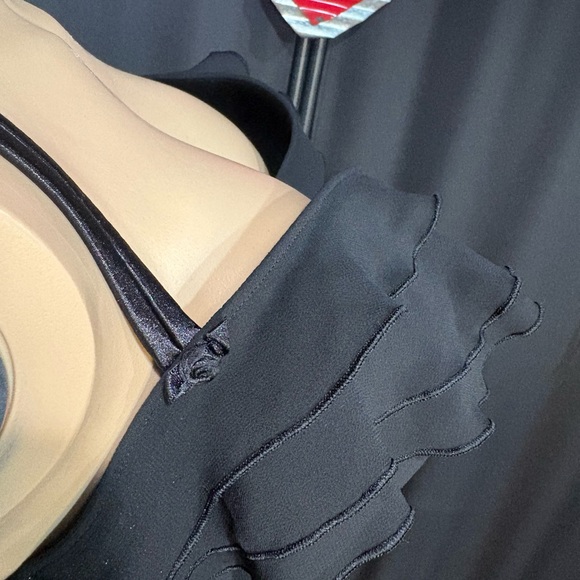 Black Ruffled Bra - Picture 2 of 3